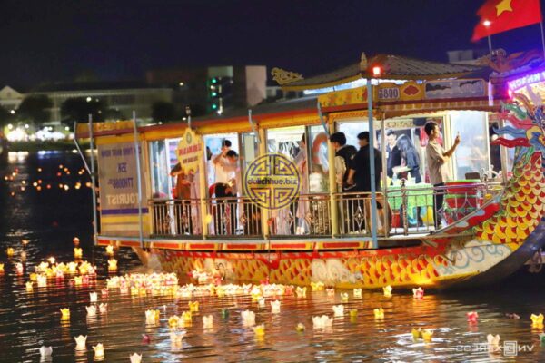 GIÁ VÉ CA HUẾ SÔNG HƯƠNG 2025 - Ảnh 3
